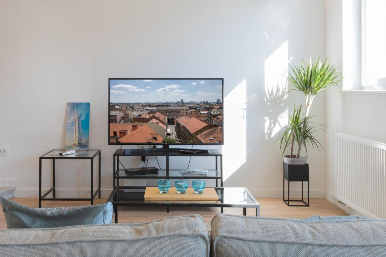 Design 2Bdr Apartment Near City Center 자그레브 외부 사진